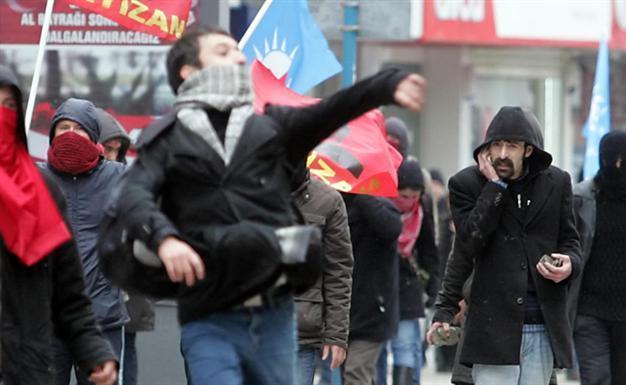Six injured as students clash in Istanbul University