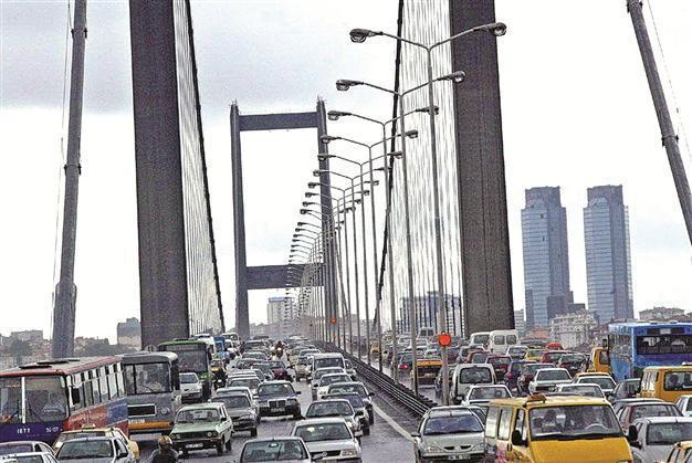Istanbul inundated daily with new autos