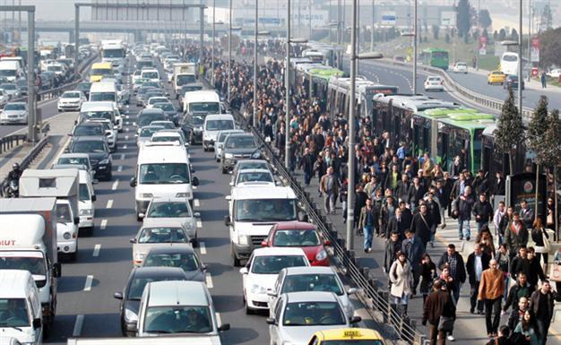 Transport prices drive Turkeys inflation rate in March