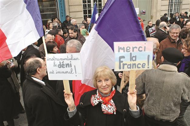 Sarkozy holds meeting to secure Armenian votes