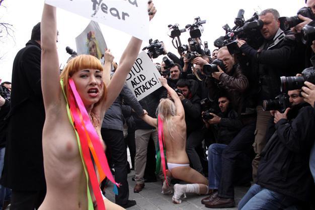 FEMEN activists detained in Istanbul