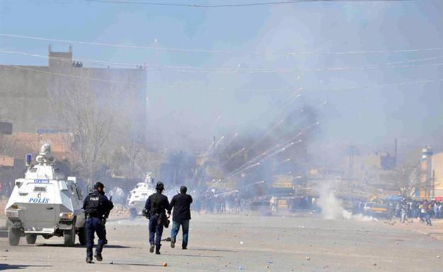 Nevruz clashes erupt in five cities across Turkey
