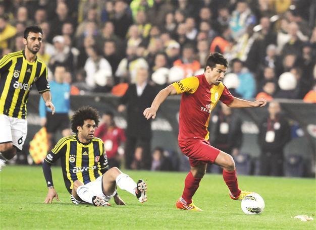 Men in suits dominate Turkish football scene after great derby