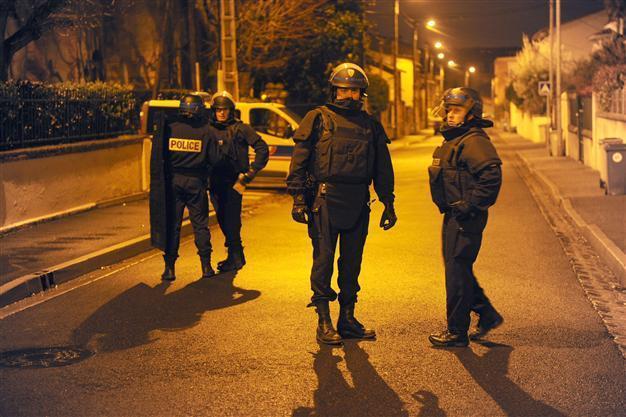 French police corner Al-Qaeda suspect after shootings
