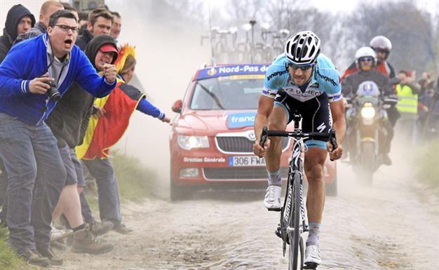 Boonen powers to record win