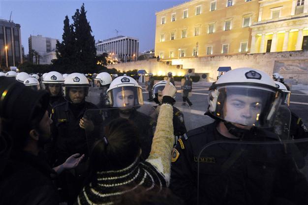 Greek cops now on hire for private sector