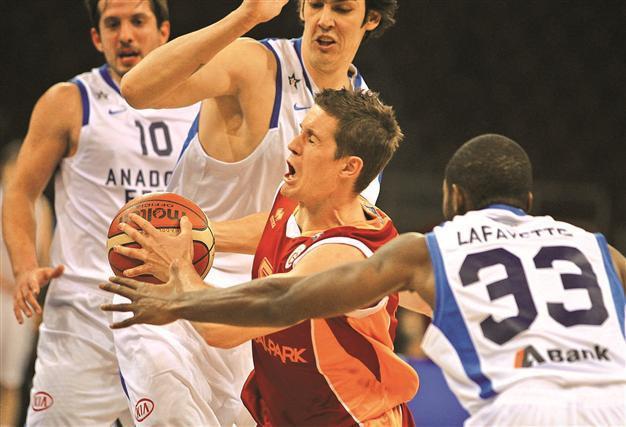 Galatasaray rises to top after Efes win