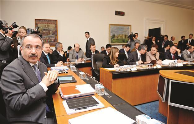 Main opposition party strives to block debated education bill
