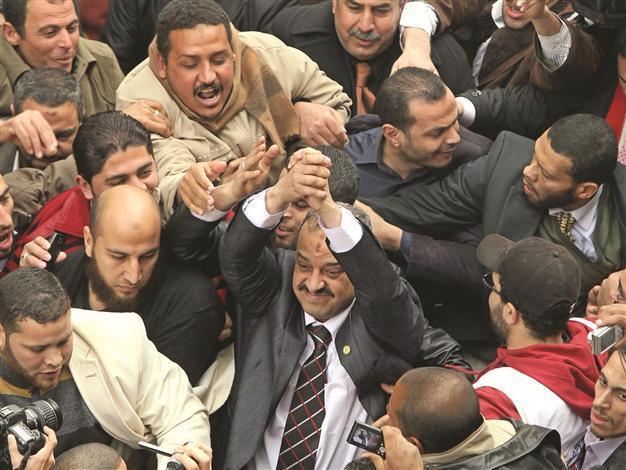 Brotherhood in Egypt looks to widen influence