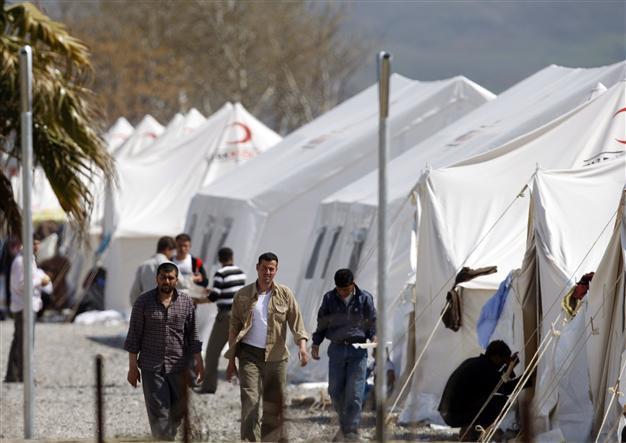 Two Syrian refugees die in Turkey amid border tension