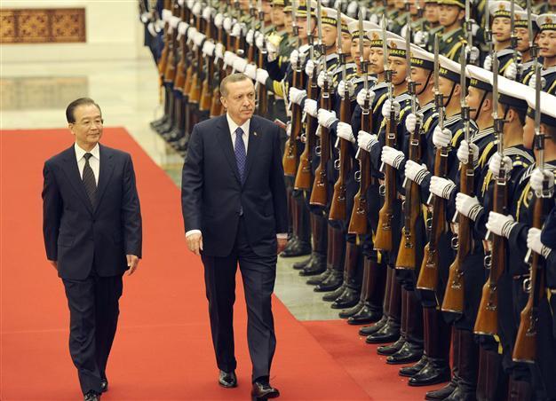 Turkey PM meets Chinas Wen after Xinjiang trip