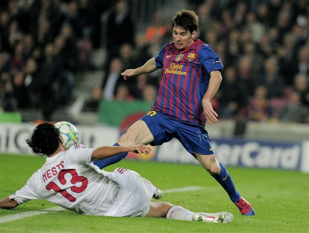 Barcelona and Bayern cruise into Champions League semis
