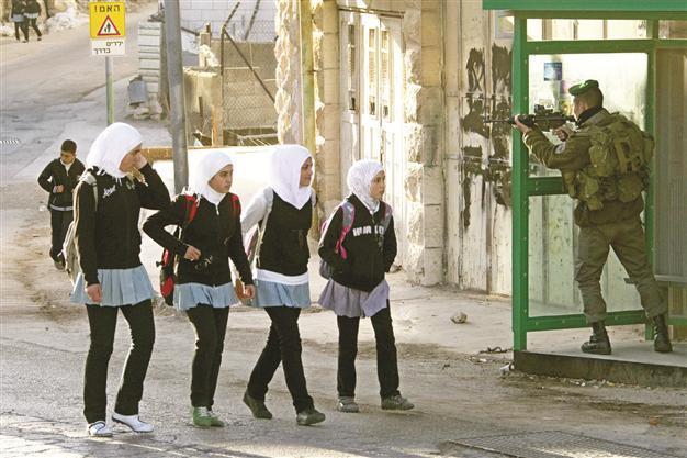 Fears of Palestine integration leads Israeli PM to peace table