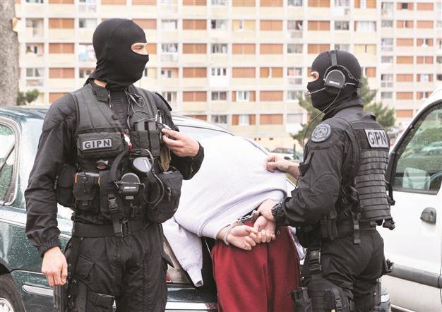 Hunt for extremists continues in France