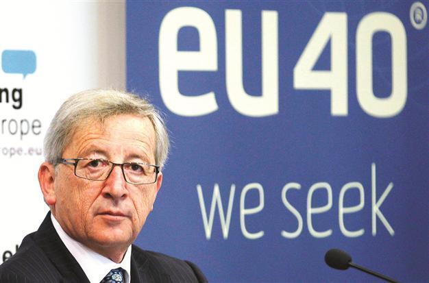 Juncker calls for eurozone discipline after Austria gaffe