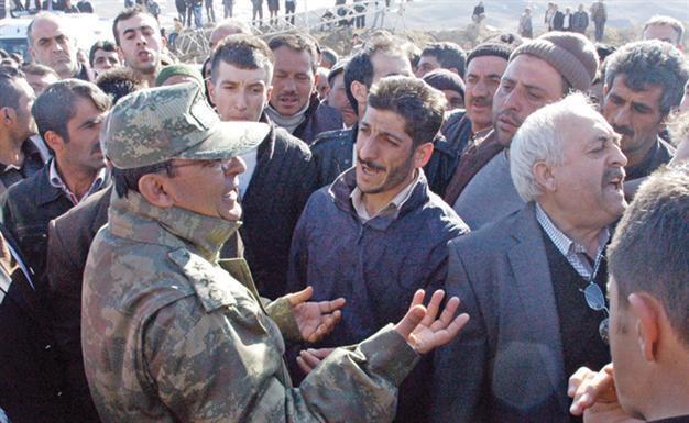 Workers laid to rest in eastern Turkey as families to sue company