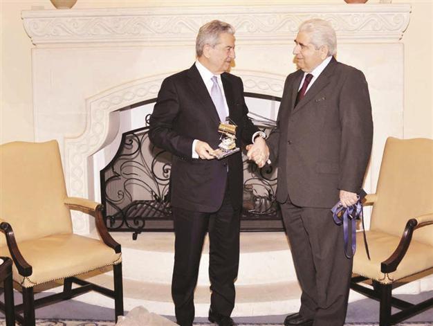 ‘Problem-free Cyprus attractive to investors’