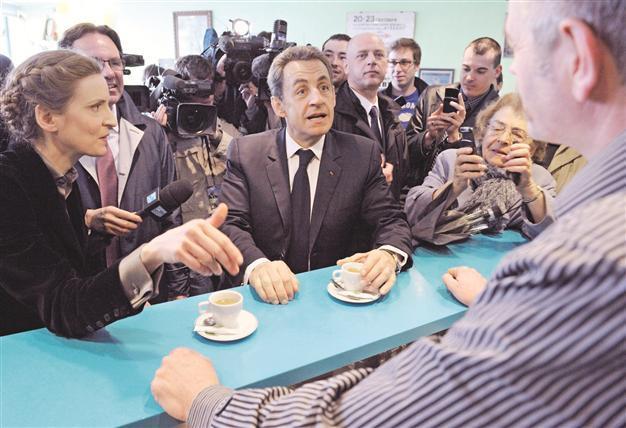 French candidates in battle for far-right votes