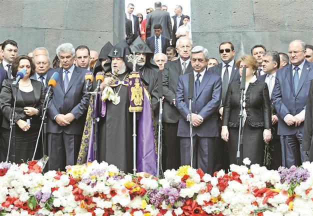 Turkey slams Obama and French leaders on Armenian killings