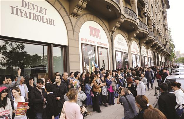 Protests against privatization of theaters continue in capital