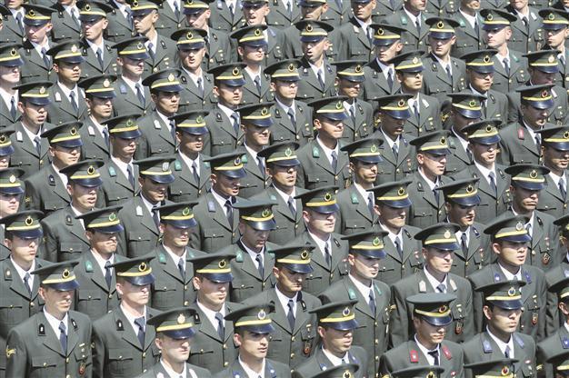 General Staff backs down in row with staff