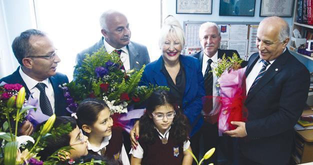 Red Crescent chairman visits Armenian school
