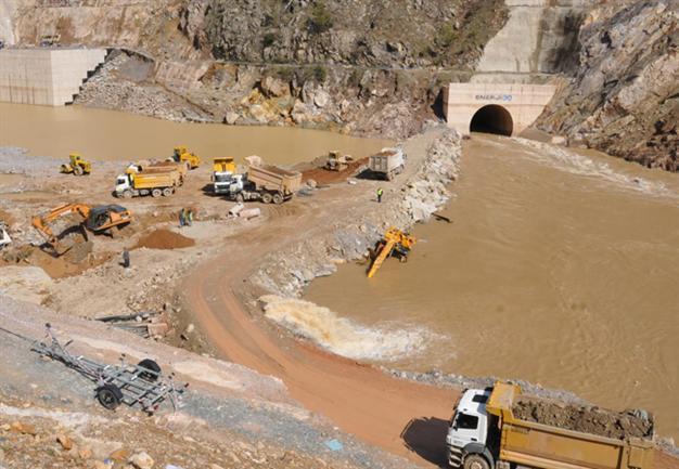 Four killed as dam construction collapses in Turkeys north