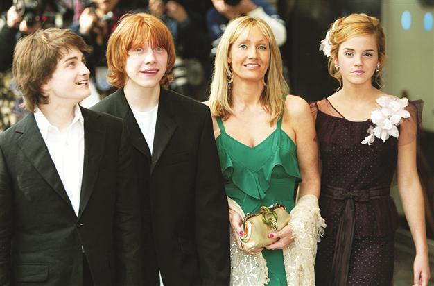 Rowling writing Harry Potter encyclopedia