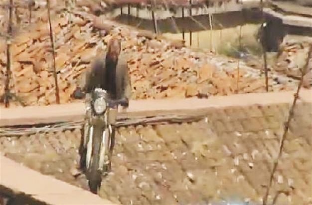 Motorcycles duel atop Grand Bazaar for James Bond scene