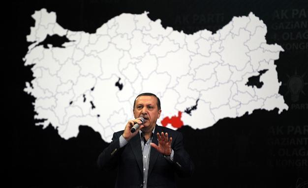 Turkish borders to remain open to fleeing Syrians: PM