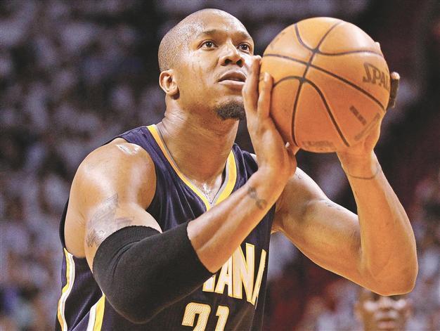 Pacers level East series with Heat