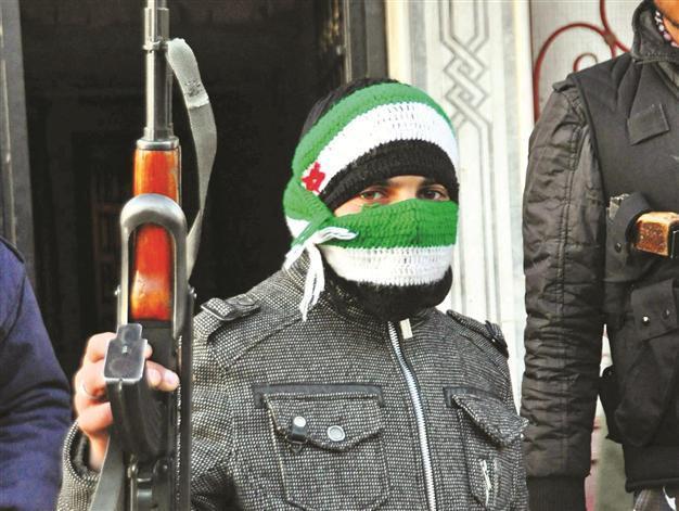 First UN observers arrive in Syria amid faltering lull