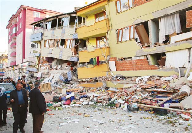 Turkeys quake victims find disaster coordination insufficient
