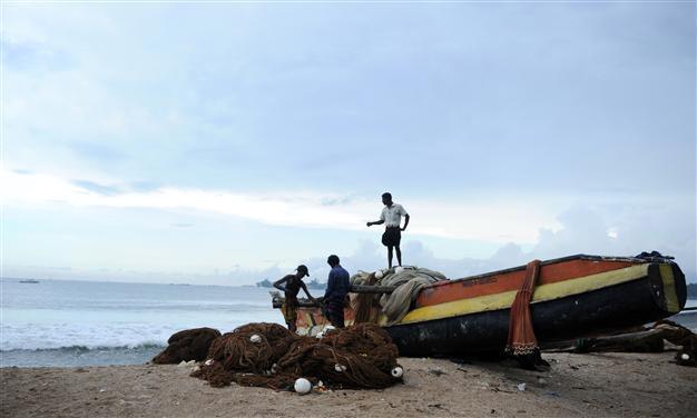 Sri Lanka fishermen accused of damaging tsunami buoy
