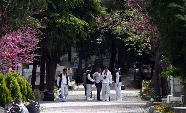 Explosives found at Istanbul gravesite
