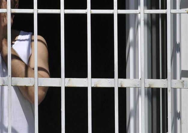 US man forgotten in cell 5 days drank own urine