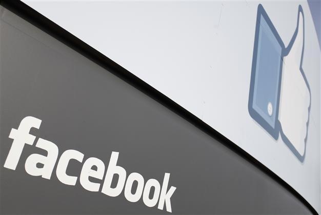 Facebook becomes observer at Web freedom group
