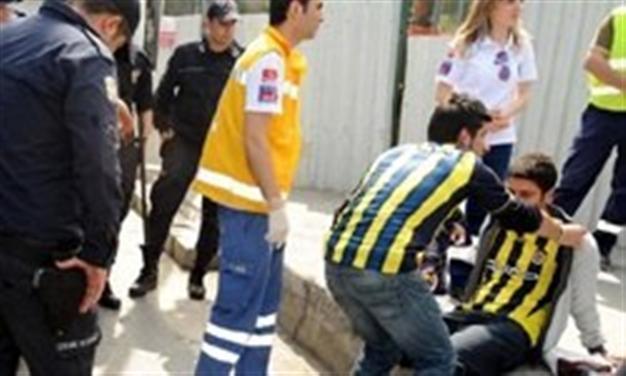 Four wounded in clashes between fans ahead of Super Final