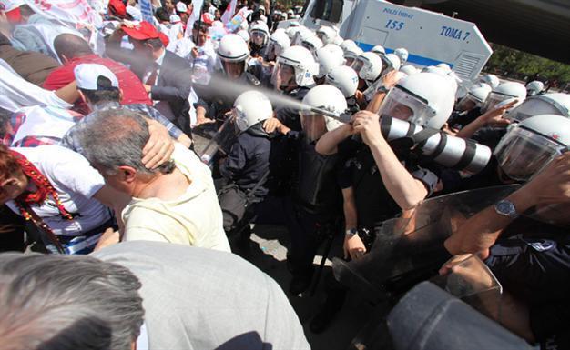 Workers gassed at Ankara Labor Day rally