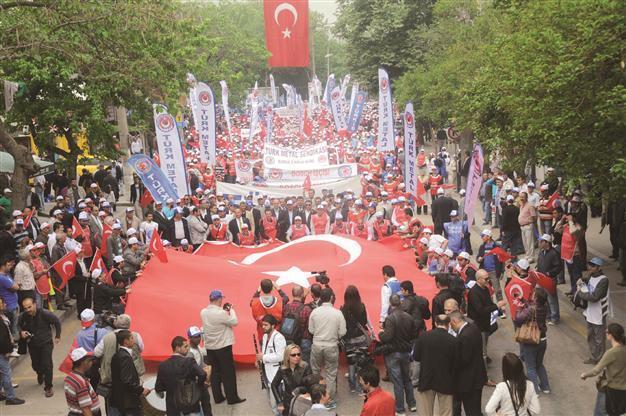 May Day protests bring all walks of life together in Turkey