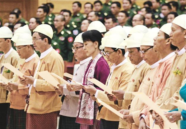 Suu Kyi takes historic oath in Parliament