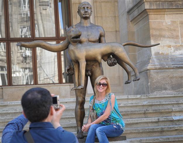 Statue of naked emperor sparks mockery in Romania