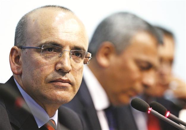 Unregistered economy shrinks, figures show