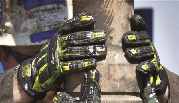 Turkmen contract boosts Afghanistan pipe project