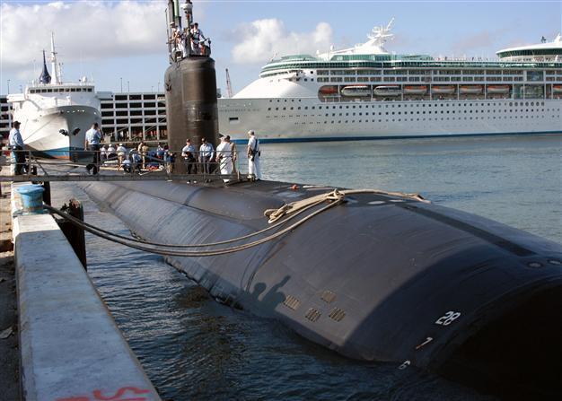 Fire aboard US nuclear submarine, seven injured