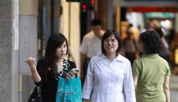 Taiwans unmarried women slam education ministry