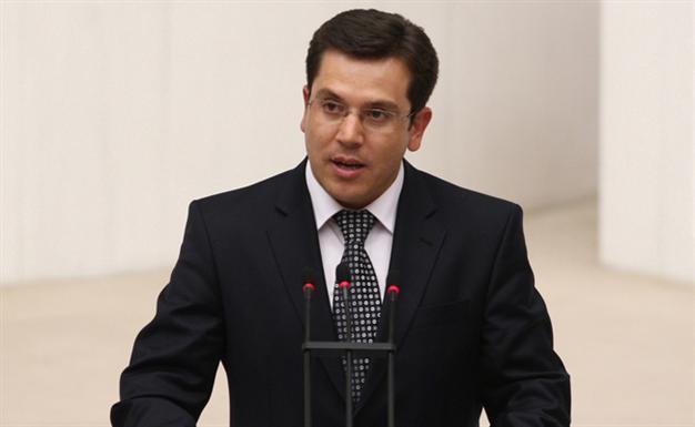 Turkish deputy beats, threatens ER doctor