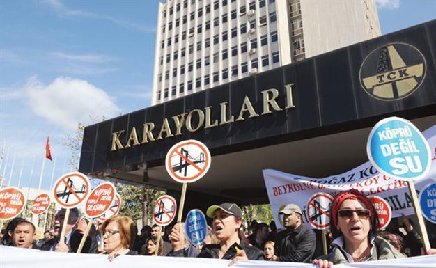 Four groups set to race for Bosphorus bridge tender