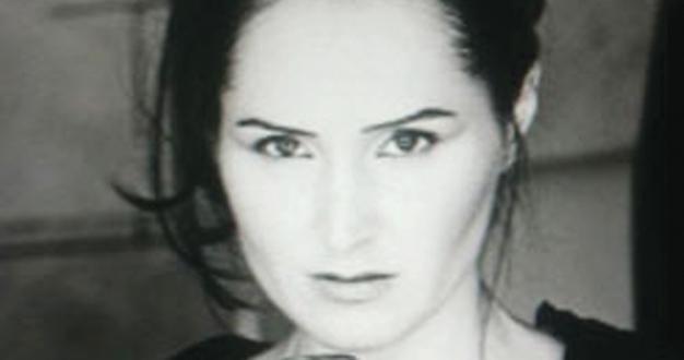 Merve Çaloğlu performs at Mask