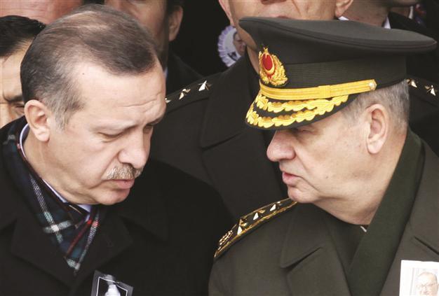 Arrested top general asks for testimony of President, PM
